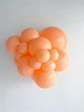 Load image into Gallery viewer, 24085 Tuftex Cheeky 24" Round (25ct)
