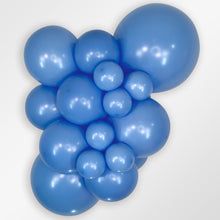 Load image into Gallery viewer, 416786 Fashion Periwinkle Blue 18" Round (25ct)

