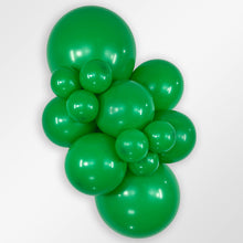 Load image into Gallery viewer, 404226 Fashion Shamrock Green 9" Round (50ct)
