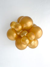 Load image into Gallery viewer, 17031 Tuftex Metallic Gold 17" Round (50ct)
