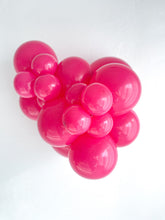 Load image into Gallery viewer, 36029 Tuftex Hot Pink 36" Round (10ct)
