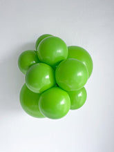 Load image into Gallery viewer, 17064 Tuftex Lime Green 17" Round (50ct)

