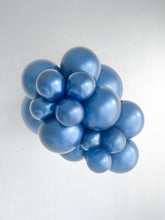 Load image into Gallery viewer, 24051 Tuftex Metallic Midnight Blue 24" Round (25ct)
