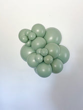 Load image into Gallery viewer, 17056 Tuftex Meadow 17" Round (50ct)
