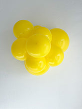 Load image into Gallery viewer, 36009 Tuftex Yellow 36" Round (10ct)
